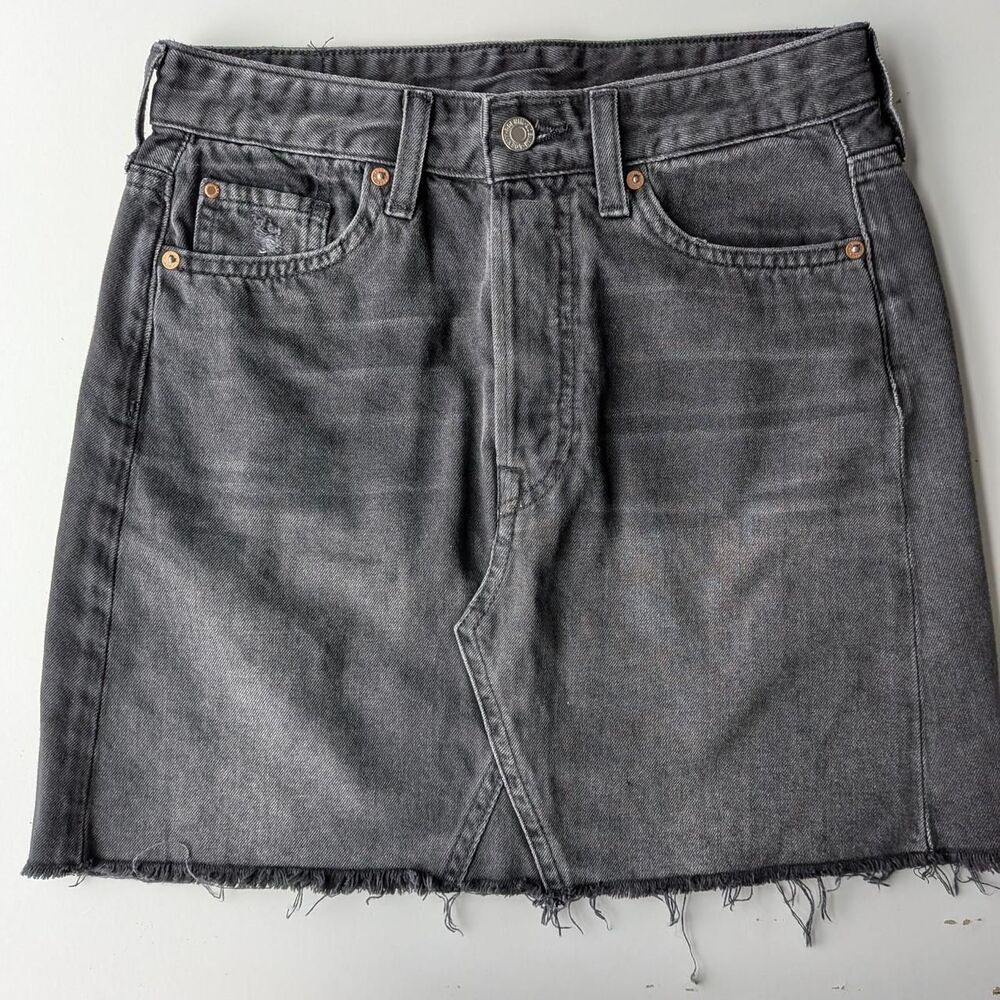 H&M Women's Black/Grey Y2K denim mini skirt